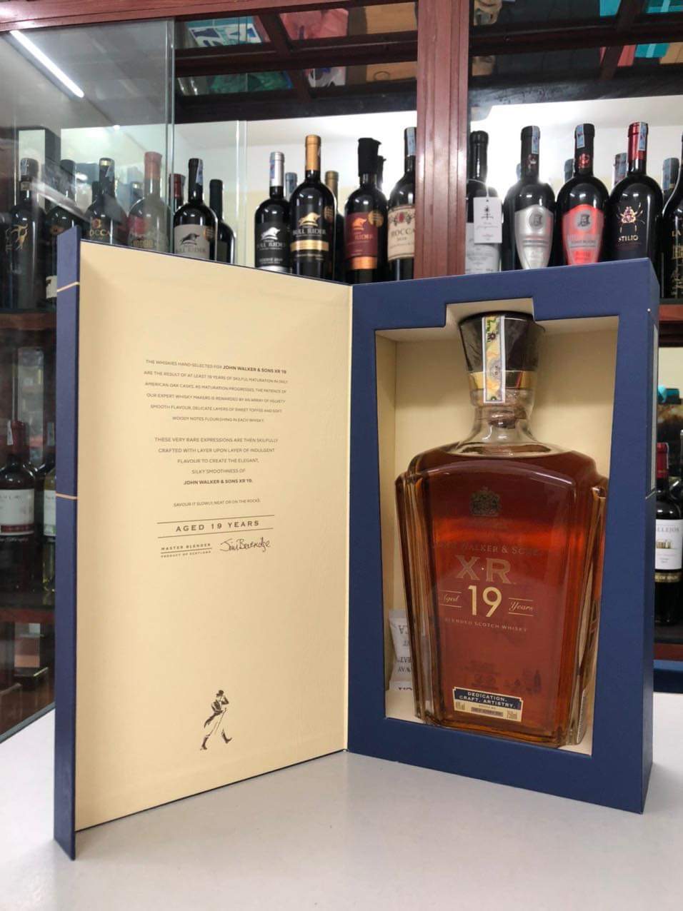 Rượu Jonnie Walker & Sons XR 19