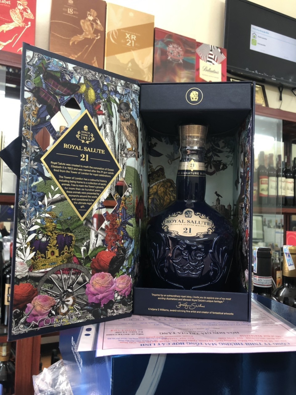 Rượu Royal Salute 21 ( Chivas 21 )