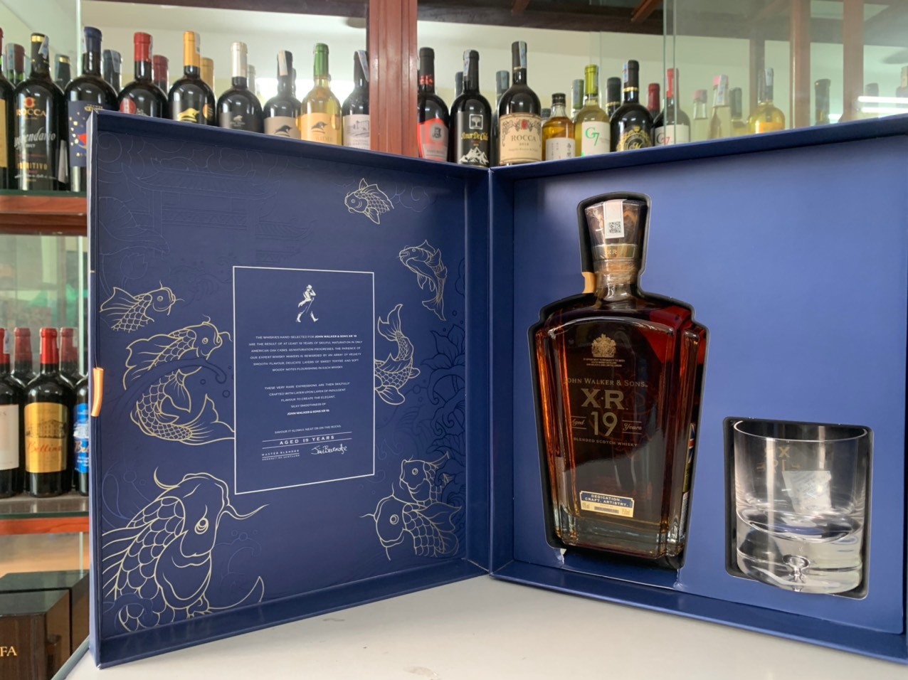 Rượu Johnnie Walker Son XR 19 Hộp Quà Tết
