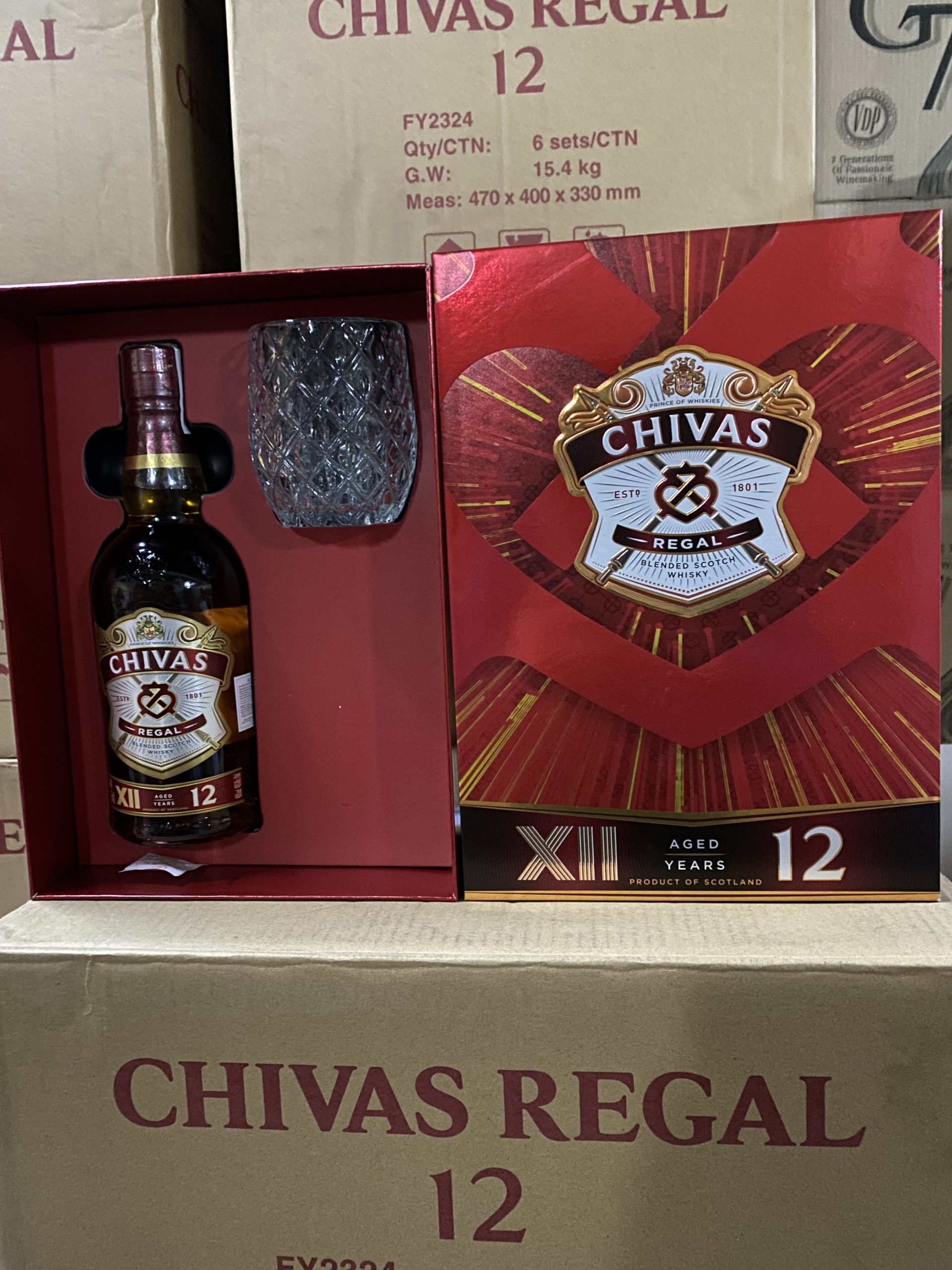 Rượu Chivas Regal 12 hộp quà 2024