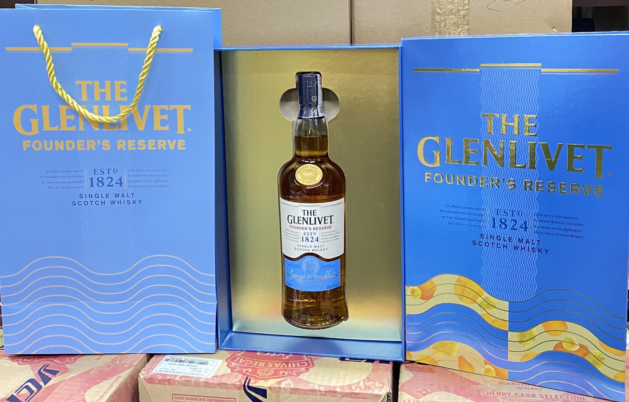 Rượu Glenlivet 1824 hộp quà 2024