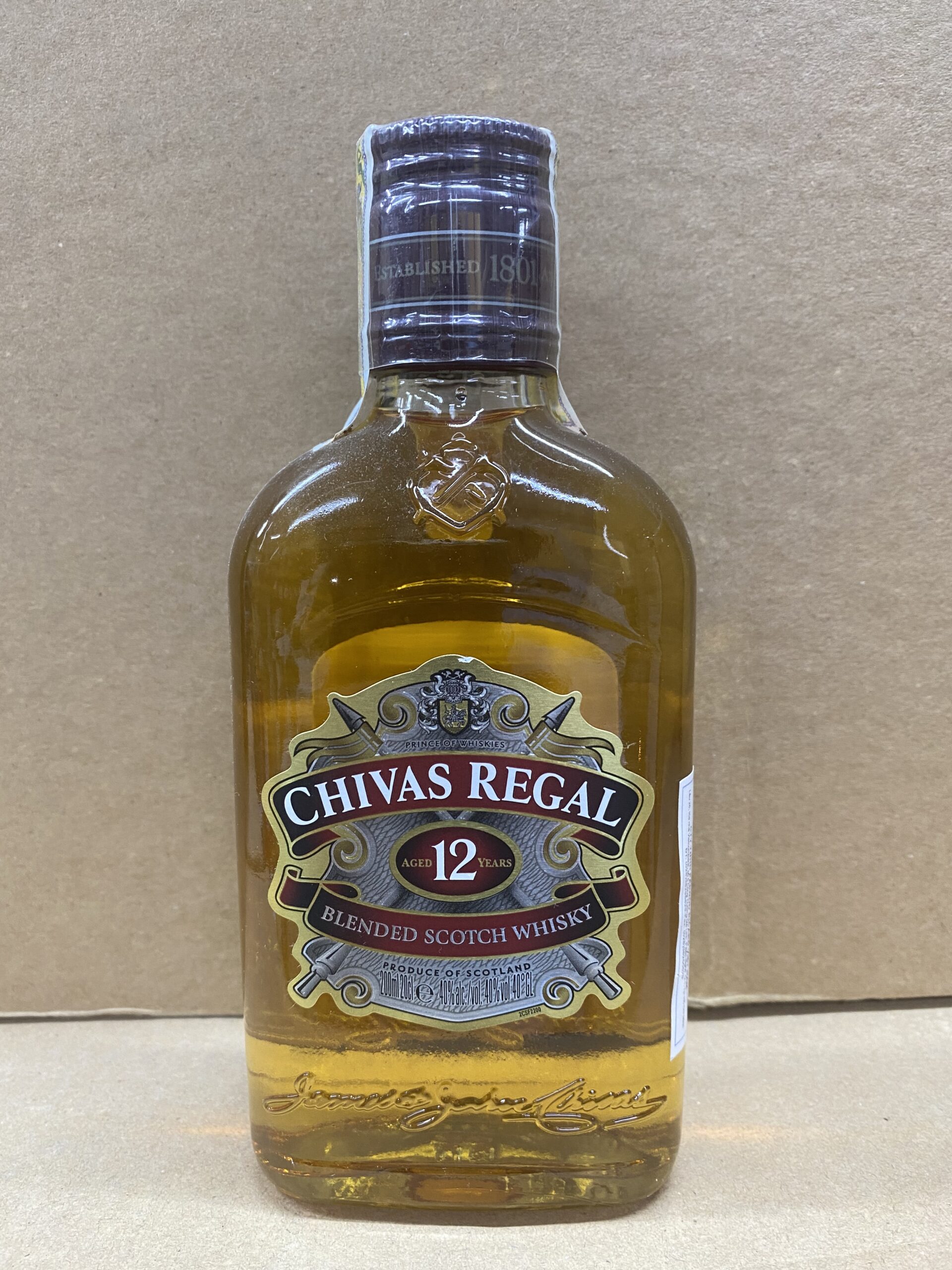 Rượu Chivas Regal 12 dung tích 200ml