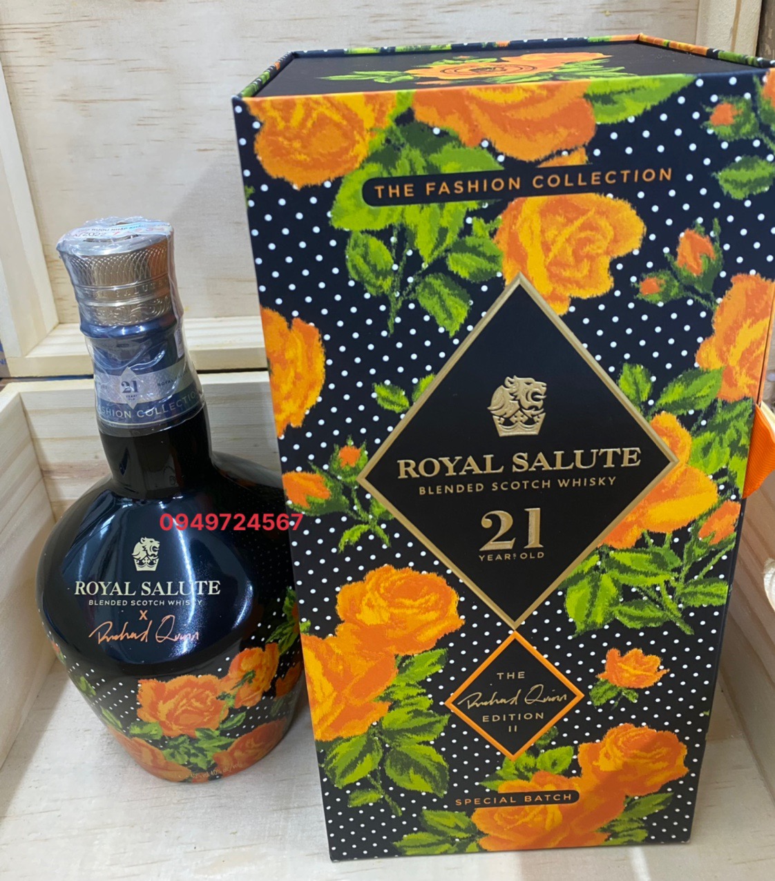 Rượu Royal Salute (Chivas 21 ) Fashion Collection x Richard Quinn  ( Limited Edition )