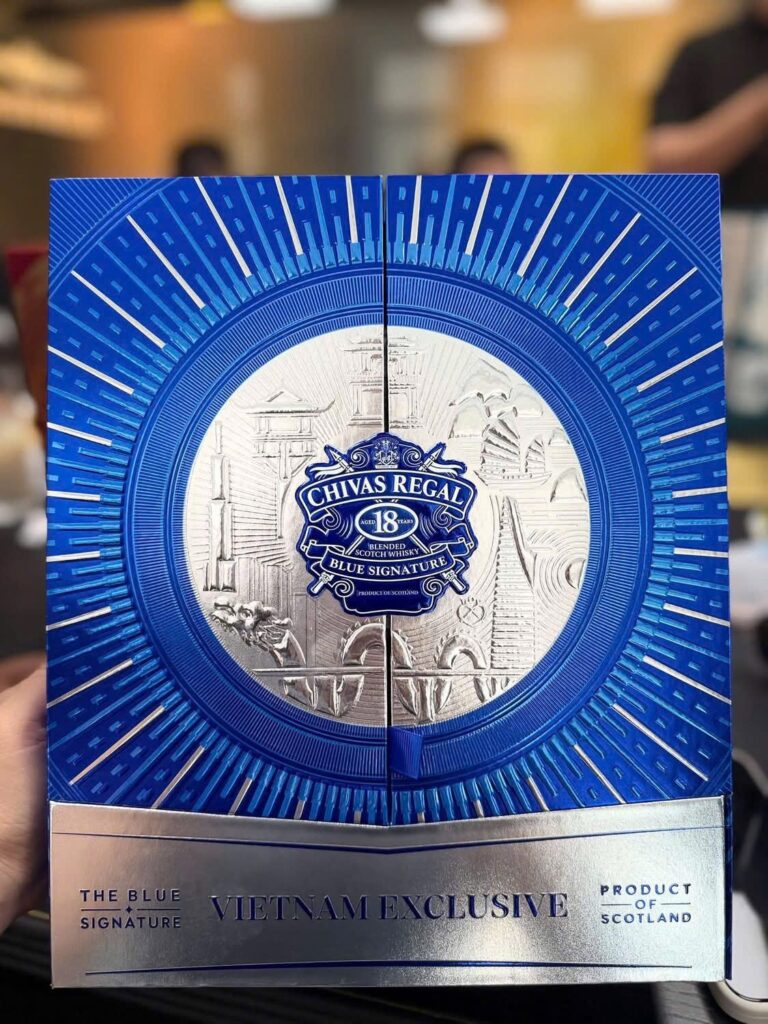 Chivas 18 Blue Signature Hộp Quà 2027